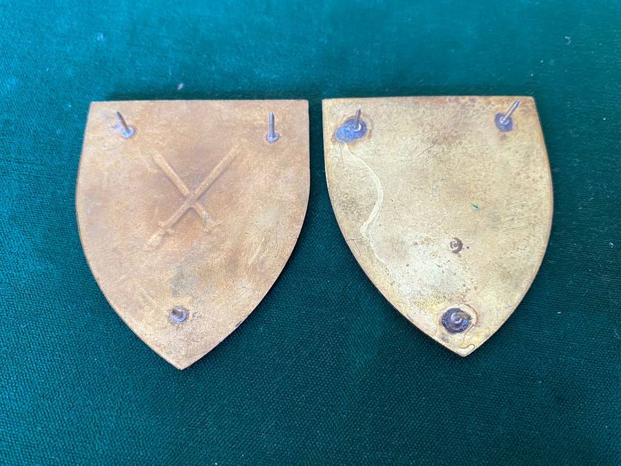 SA INFANTRY SCHOOL FLASH PAIR- PINS INTACT