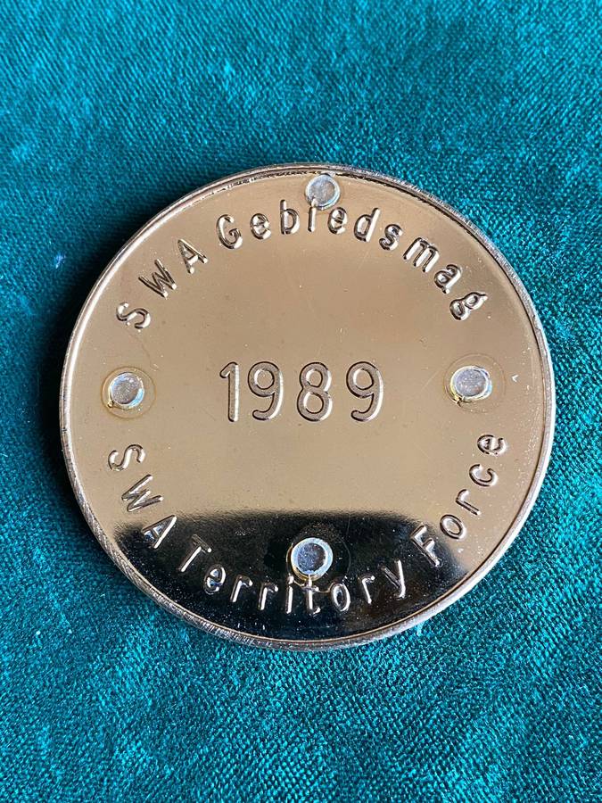 DISBANDMENT OF SWATF SPECIAL RECOGNITION MEDALLION-GILT-DIAMETER 50MM