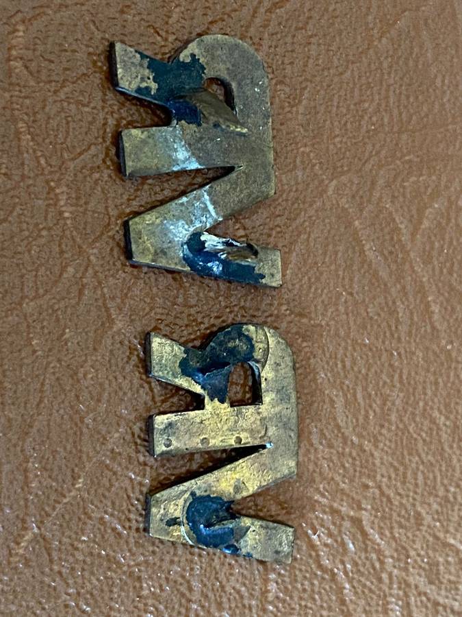 RHODESIA AIR FORCE VULUNTEER RESERVE,TITLE PAIR-WORN 1960'S-1980-ONE WITHOUT LUGS
