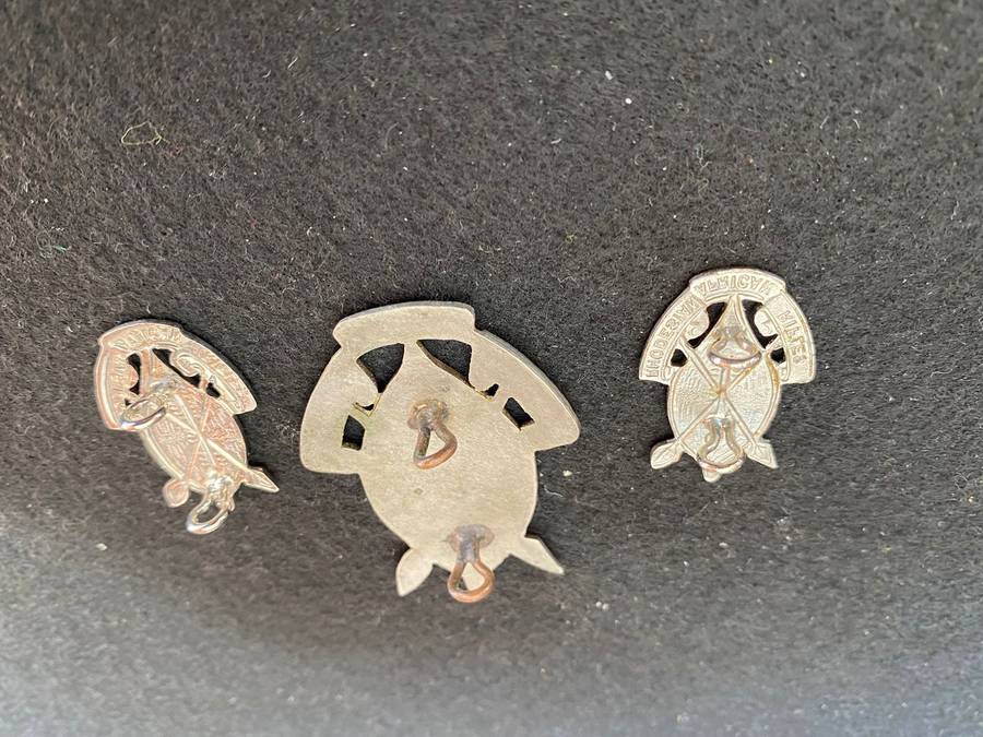 RHODESIAN AFRICAN RIFLES CAP AND COLLARS-WORN 1970'S-80-LUGS INTACT