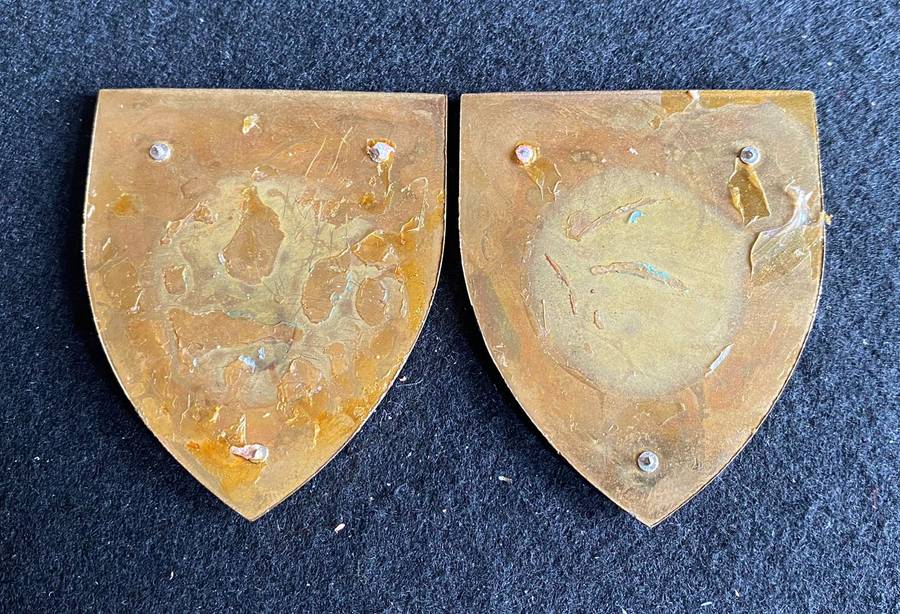 44 PARACHUTE BRIGADE PAIR OF FLASHES- NO PINS