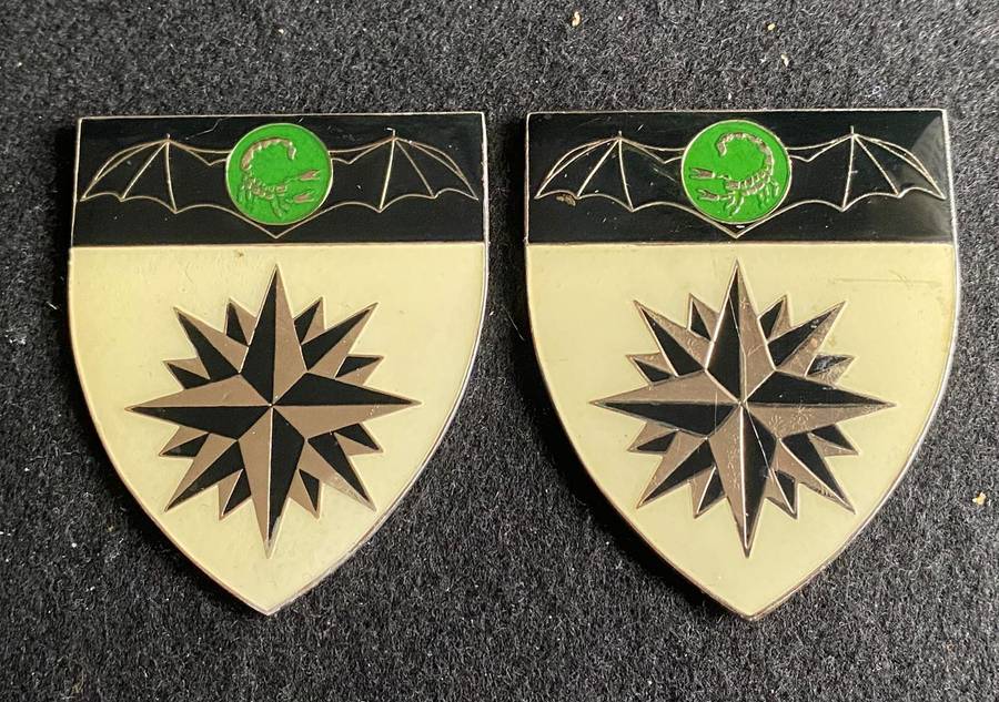 2 RECCE COMMANDO FLASH PAIR-2ND ISSUE -APPROVED 1983- NO PINS