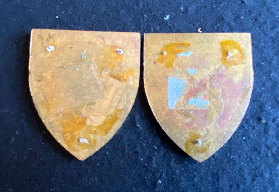 SA SCHOOL OF ARTILLERY-DARK BLUE AND LIGHT BLUE-(GOLD) TYPE FLASHES-2ND ISSUE- NO PINS