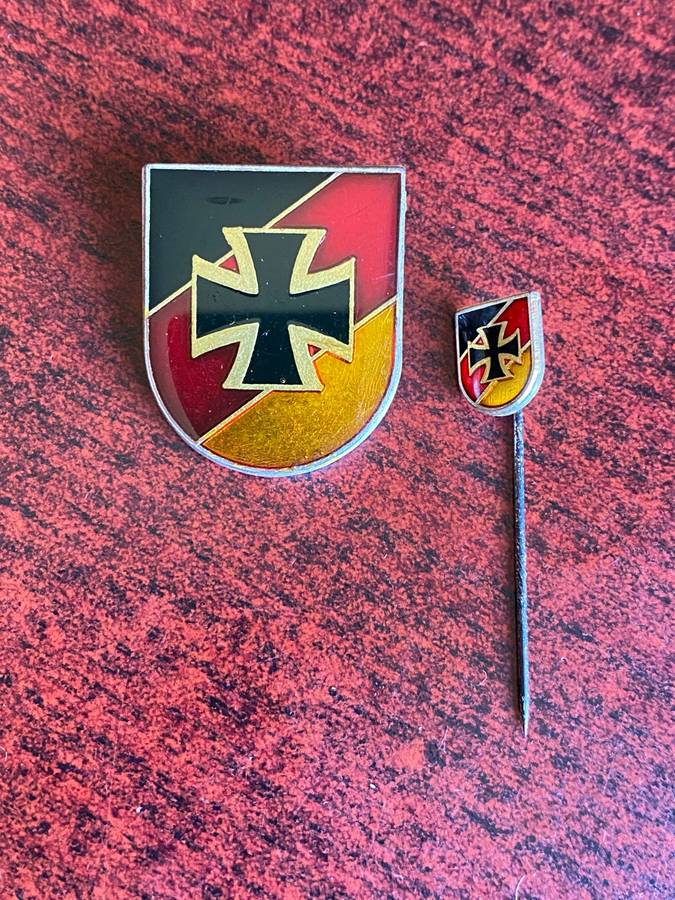 GERMAN ARMED FORCES RESOURCES LAPEL BADGES
