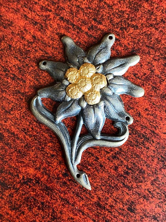 GERMAN MOUNTAIN TROOPERS CAP BADGE-REPRODUCTION