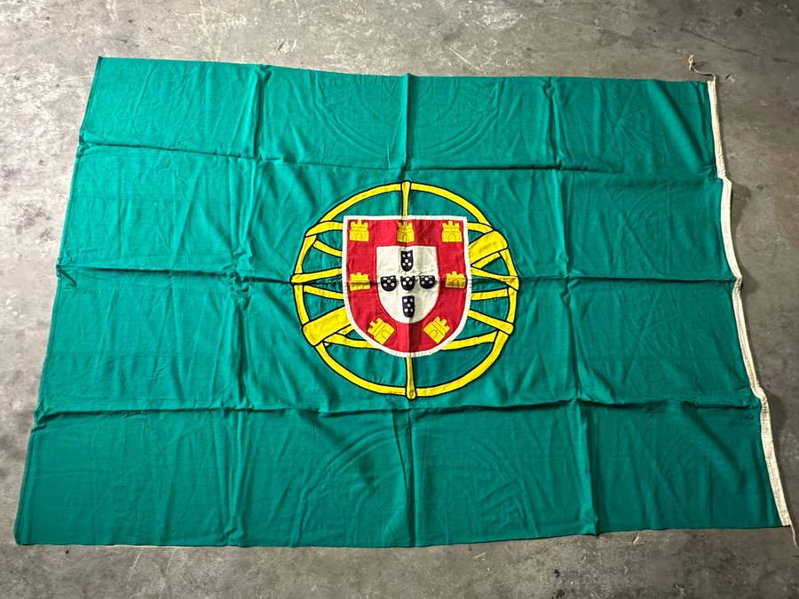 PORTUGUESE ARMY IN ANGOLA FLAG-MEASURES 1400X2000-COTTON-DOUBLE SIDED-FROM COL. RADMORES COLLECTION-