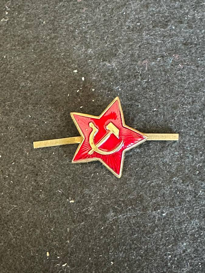 SOVIET RUSSIA CAP BADGE FOR PRIVATE ARMY AND AIRFORCE-ONLY FIELD DRESS