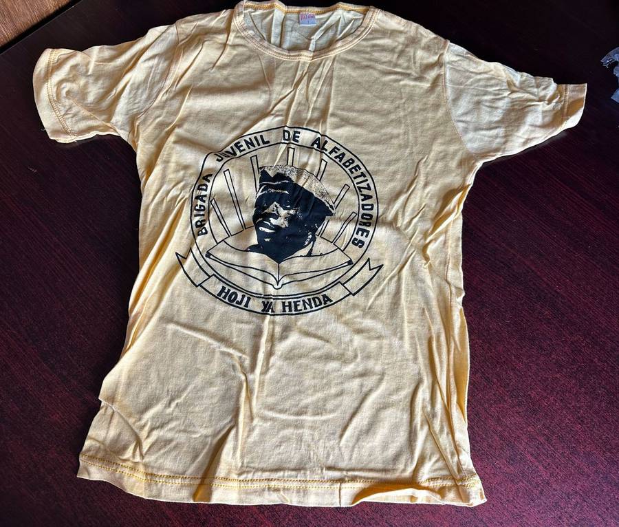 ORIGINAL ANGOLAN T-SHIRT 1970'S-80'S-GOOD CONDITION-SIZE SMALL