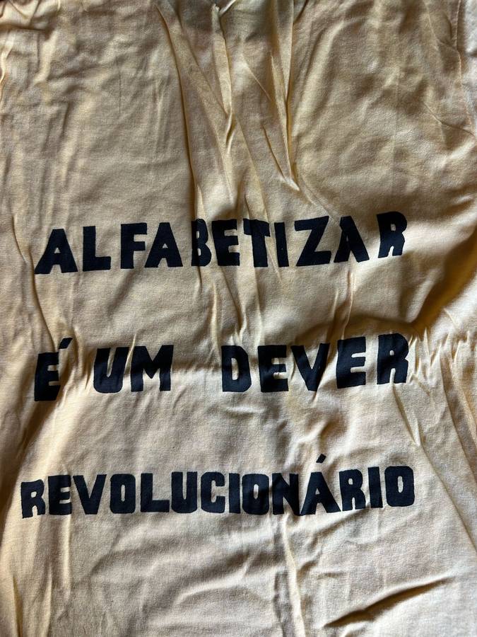 ORIGINAL ANGOLAN T-SHIRT 1970'S-80'S-GOOD CONDITION-SIZE SMALL