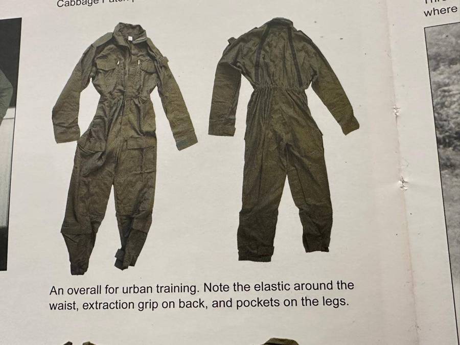 Recce overall for urban training. Size medium. Very good condition. Original.