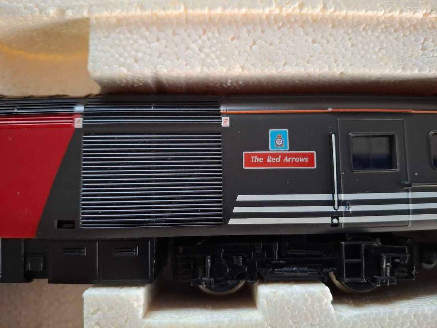 Hornby Train set.Virgin High speed "The red arrows"DCC Chip fitted