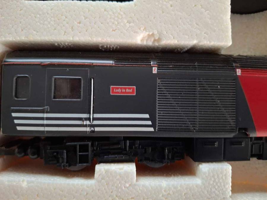 Hornby Train set.Virgin High speed "The red arrows"DCC Chip fitted