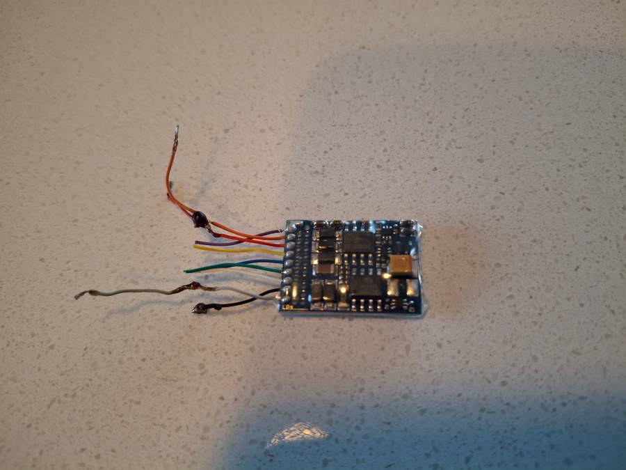 DCC Decoder for Locomotive.  Bachmann