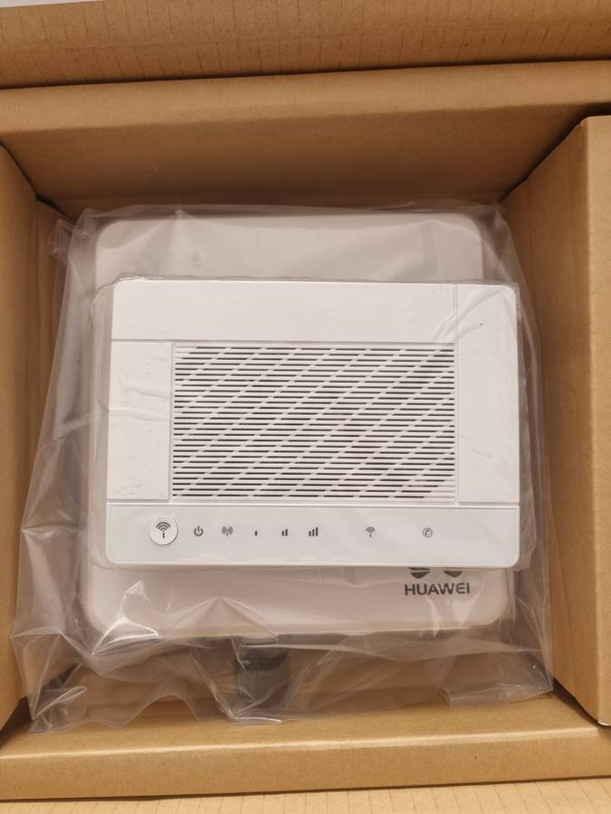 Huawei B222 Outdoor CPE LTE Modem