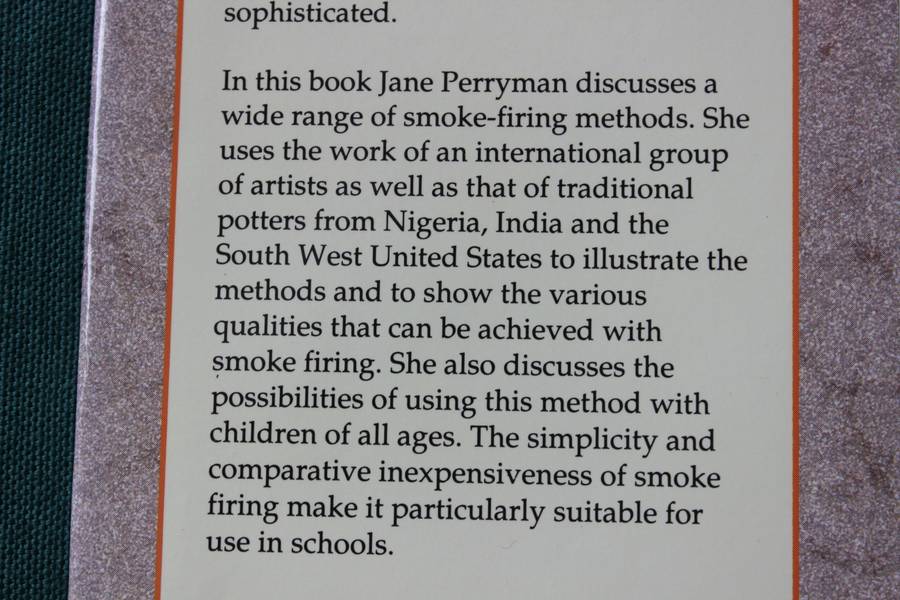 SMOKE-FIRED POTTERY. Jane Perryman.