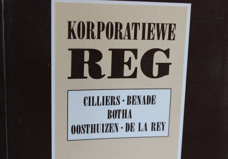 KORPORATIEWE REG. H.S. Cilliers en M.L. Benade.