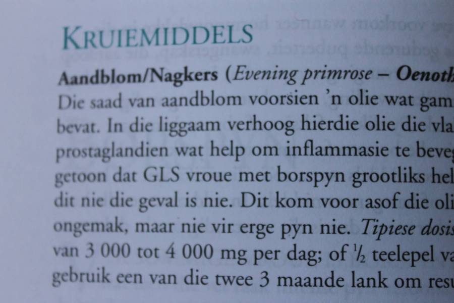 KRUIE IN DIE APTEEK (Natuurlike Alternatiewe vir Nievoorskrif-en Voorskrifmedisyne) L White/S.Foster