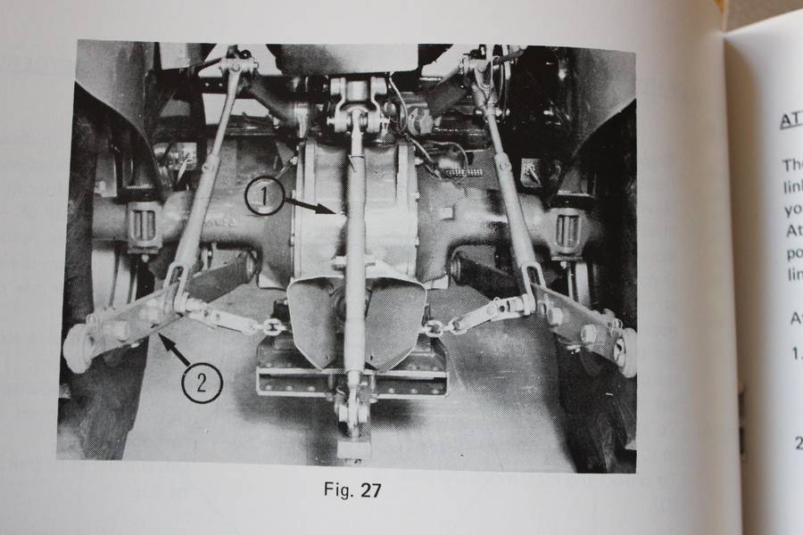 MASSEY FERGUSON Handleidingsboek/Instruction Book 240 deur/by FedMech (P)