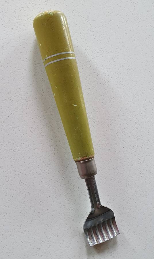 Vintage "Nutbrown" made in England kitchen utensil item as per photos