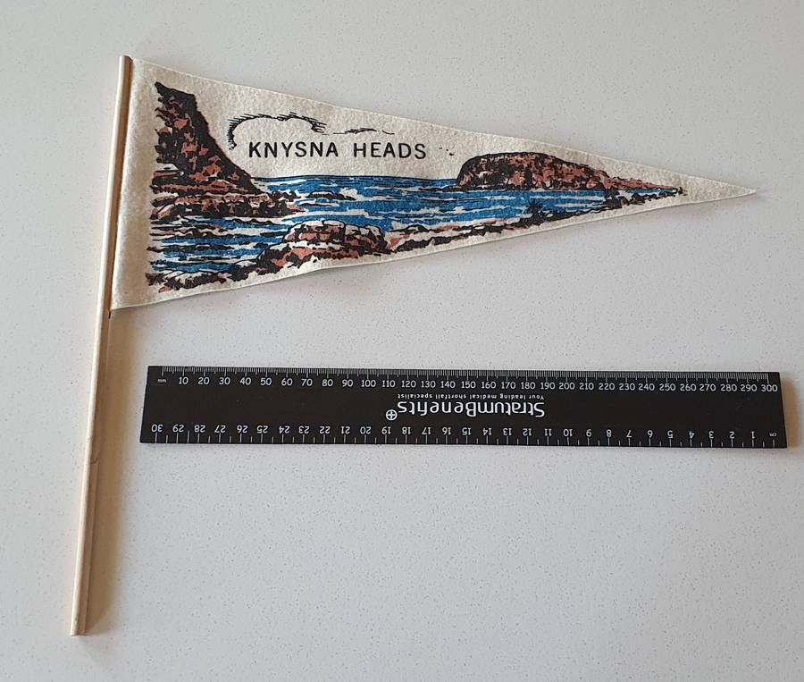 6x Vintage landmark memorabilia flags as per photo