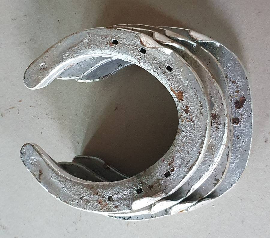 4x Steel Horseshoes as per photo