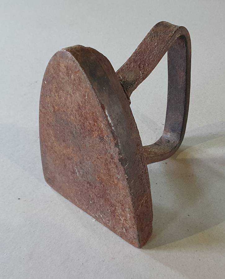 Vintage rusted cast iron, coal stove clothing Sad Iron (for door stop) as per photo