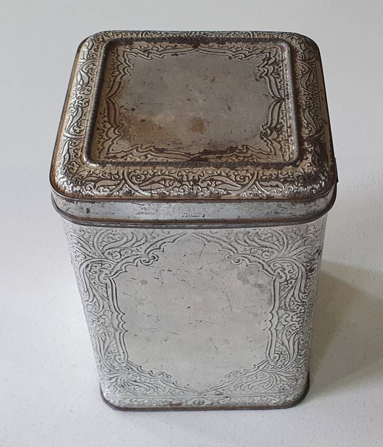 Vintage tin as per photos