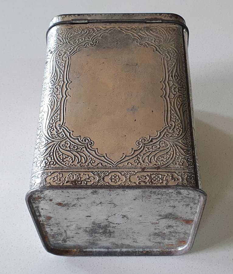 Vintage tin as per photos