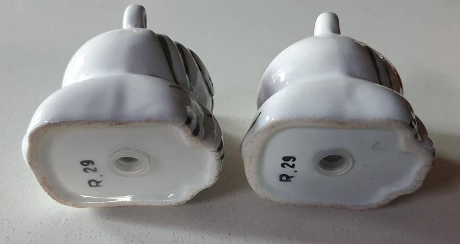 SALT and PEPPER SET - cat/tiger figurine as per photo