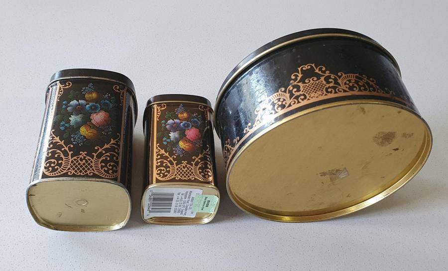 3x tins as per photos