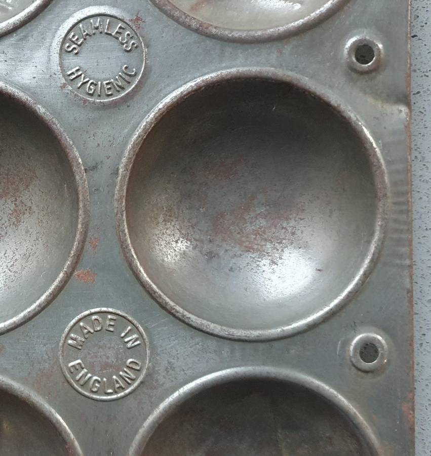 Vintage baking tray tin pan - made in England - as per photo