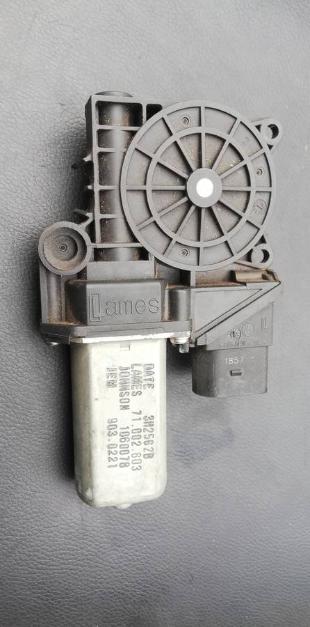 BMW E90 LHR WINDOW MOTOR 71002603