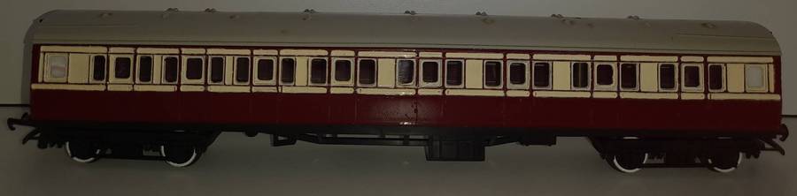 Railway: Full Third Coach (HO Gauge) by Tri-ang/Hornby