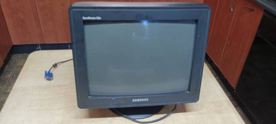 Samsung SyncMaster CRT monitor Model 793S