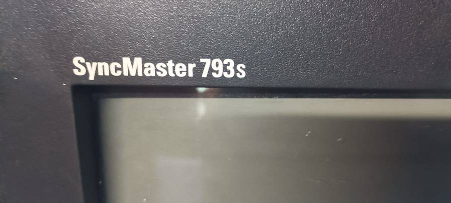 Samsung SyncMaster CRT monitor Model 793S