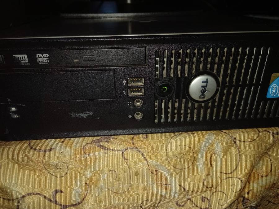 Dell Core 2 quad tower and LG Flatron 1919S screen