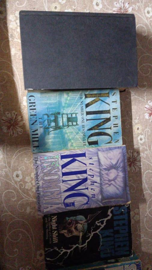 Stephen King books x 6