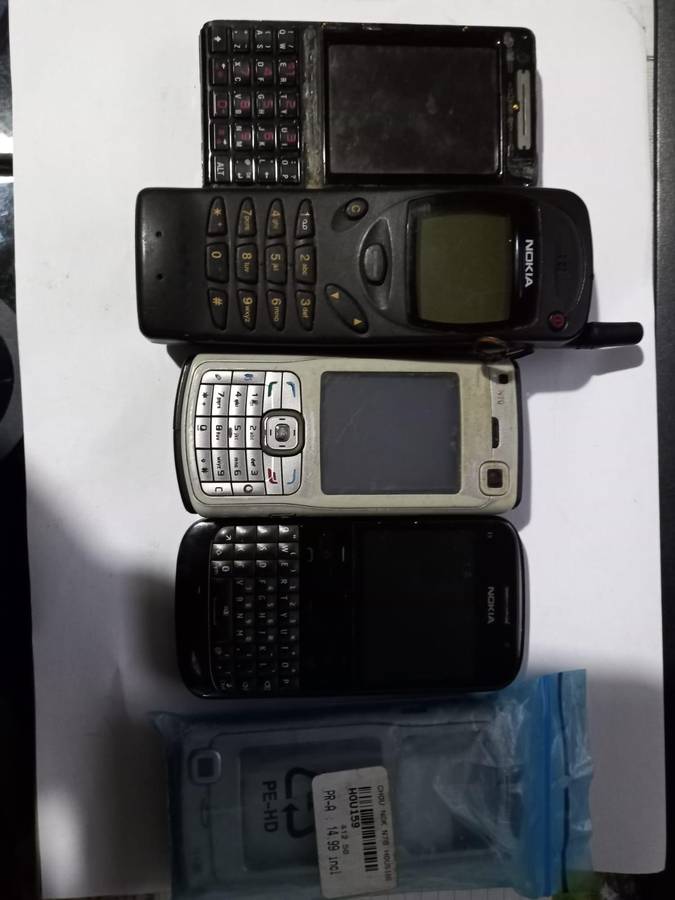 Old phones untested *as is*