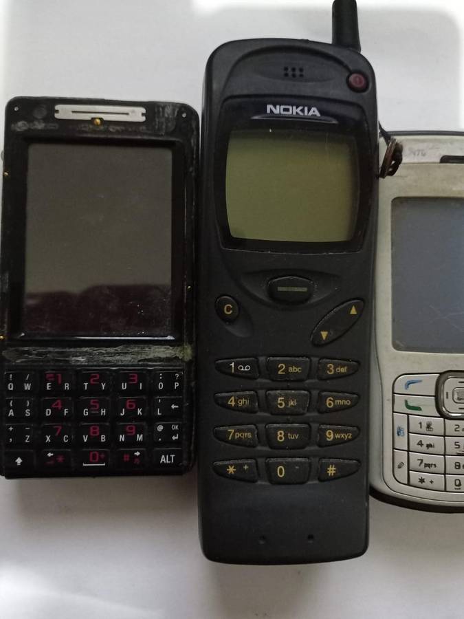 Old phones untested *as is*