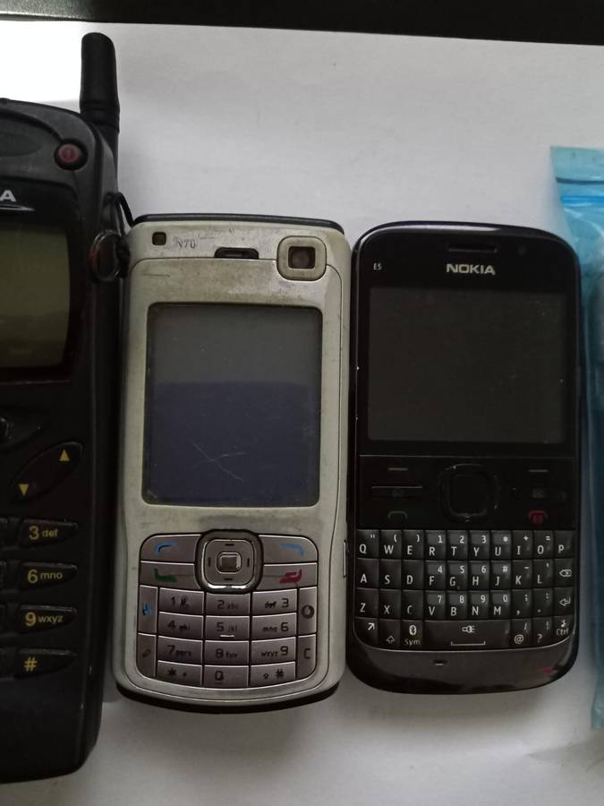 Old phones untested *as is*