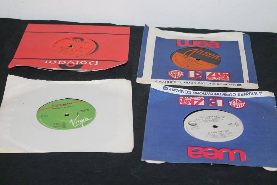 10 7 Singles lot 1
