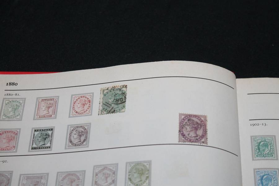 Stamp Album 500 Assorted Stamps