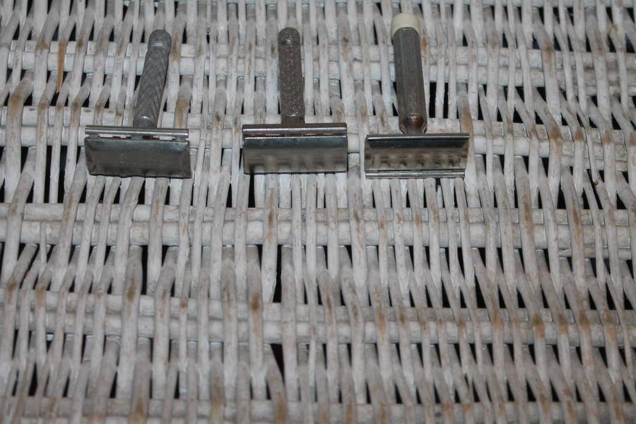 3 Metal Gillette Razors