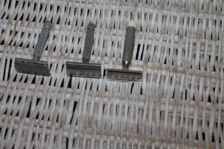 3 Metal Gillette Razors