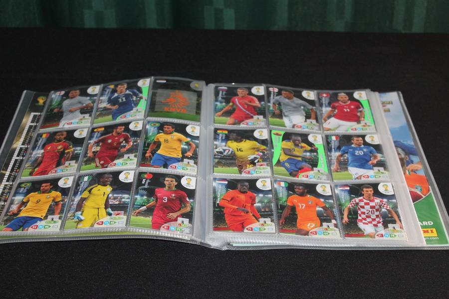 Fifa Collectors binder with  108 cards
