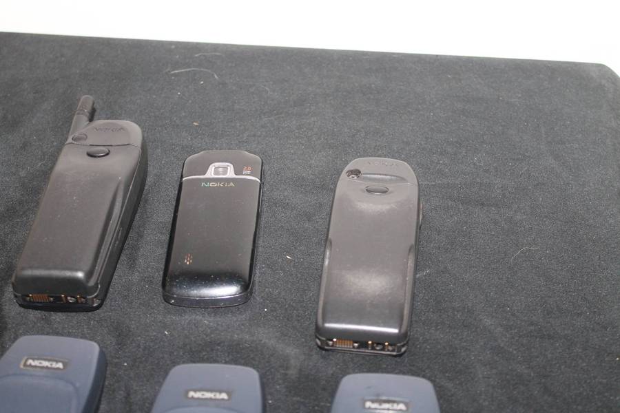 8 Assorted Vintage Nokia phones spares repairs