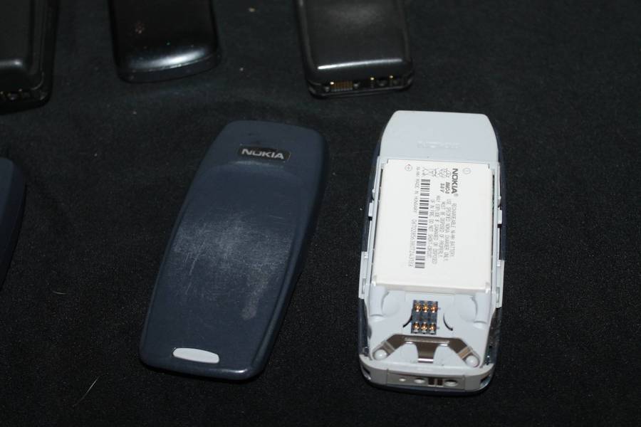 8 Assorted Vintage Nokia phones spares repairs