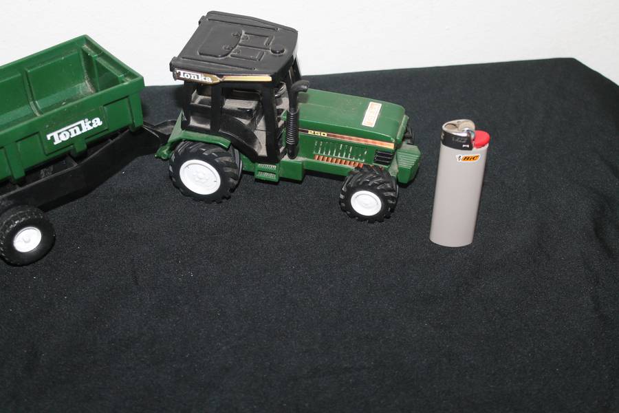 Tonka Tractor and Trailer 2004
