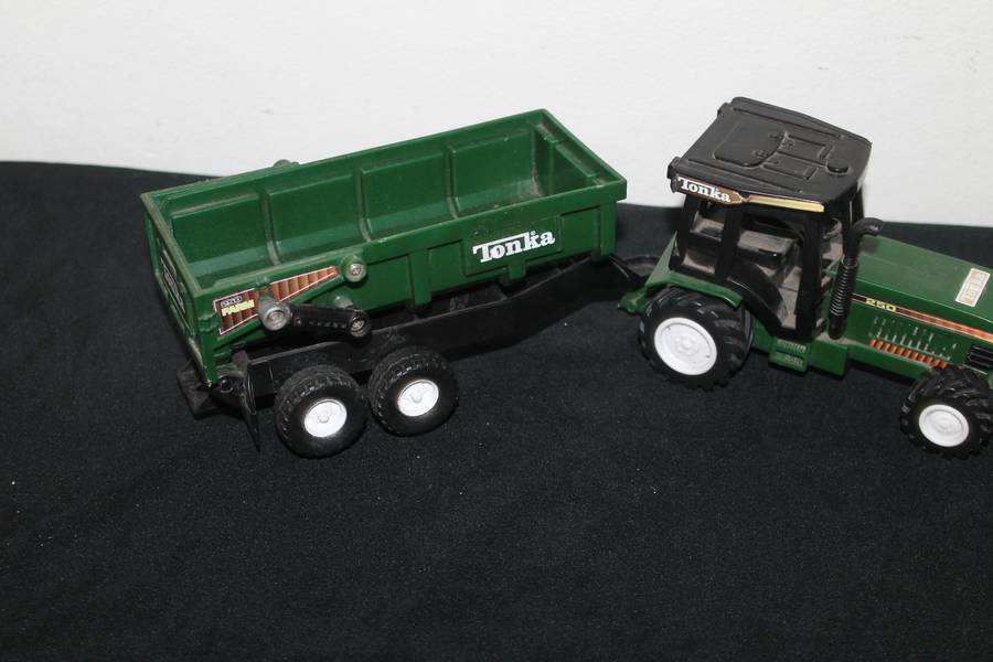 Tonka Tractor and Trailer 2004