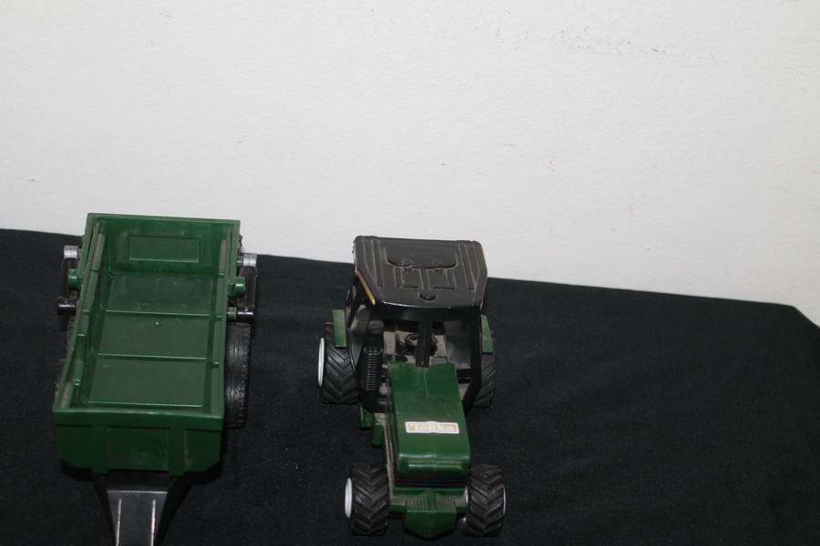 Tonka Tractor and Trailer 2004
